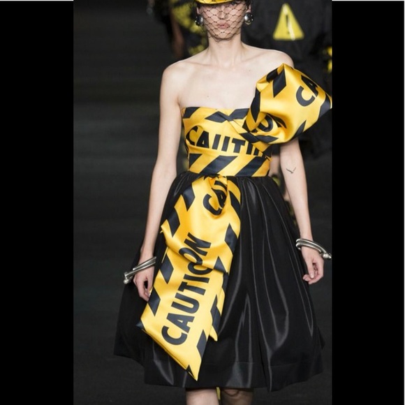 Moschino Ready To Wear Spring Summer 2016 Milan - Picture 4 of 6